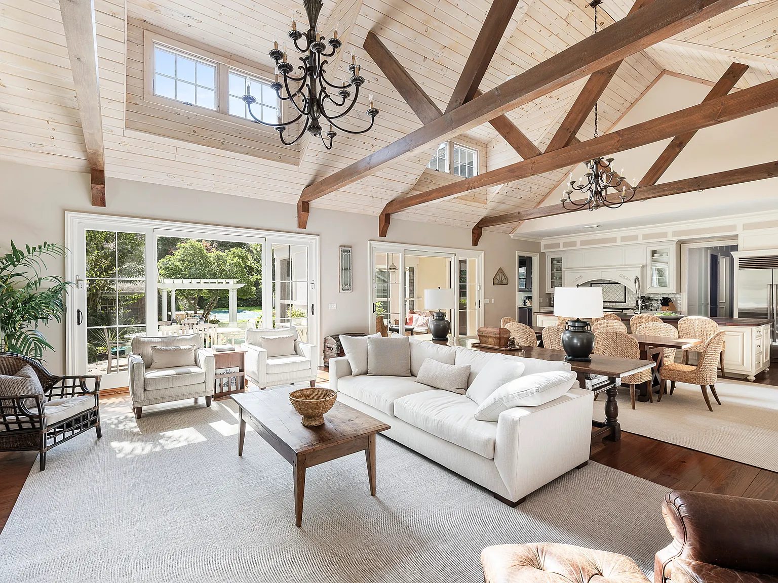 East Hampton Village SOH — Photo 3