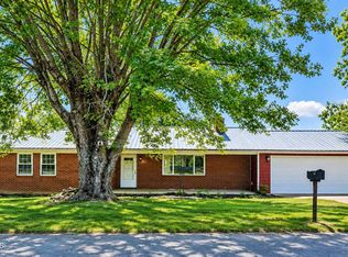 320 Redbird Cir, Cumberland Gap, TN 37724