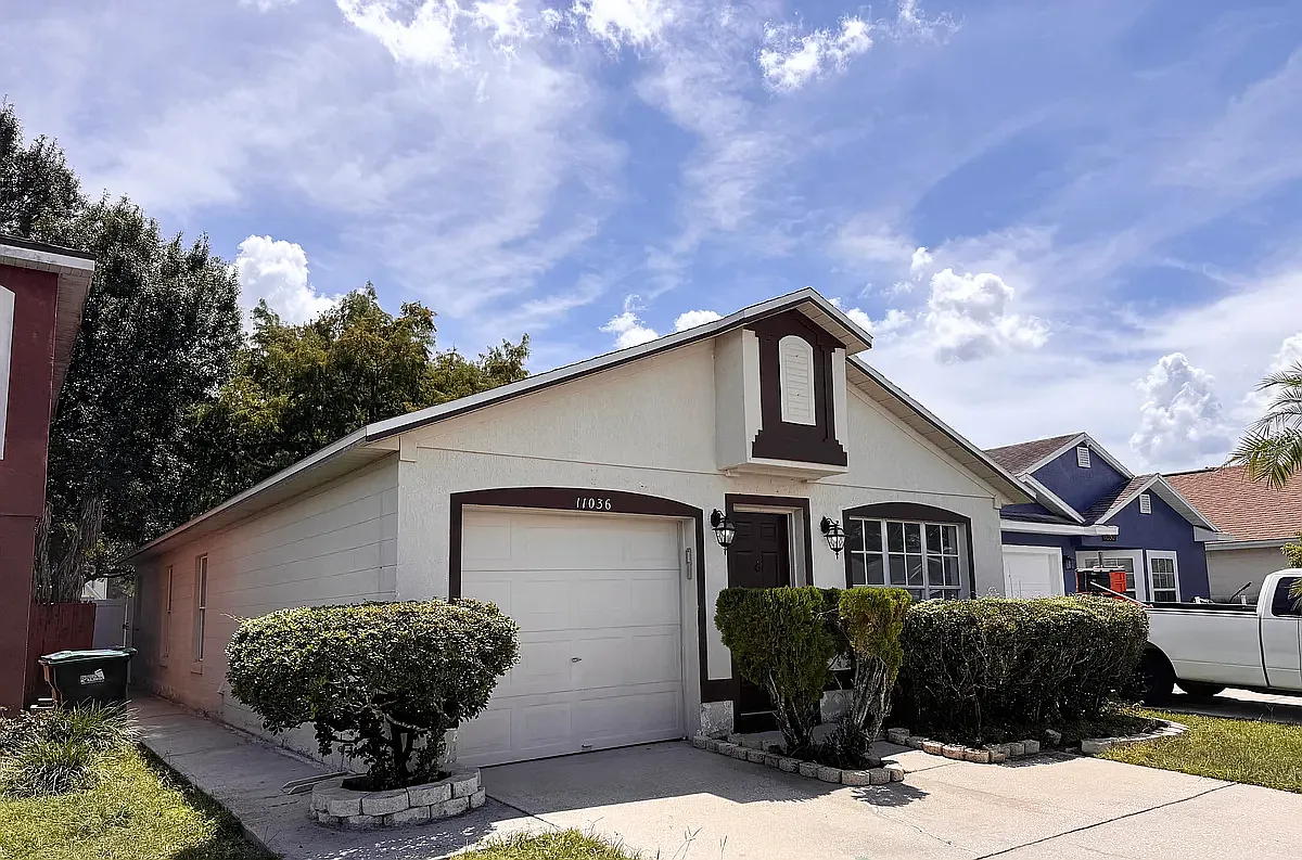 4 bed, 1158 sqft, $2,145 — Photo 2