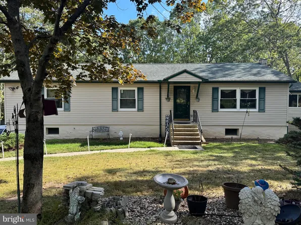 692 Watercrest Ave, Effort, PA 18330