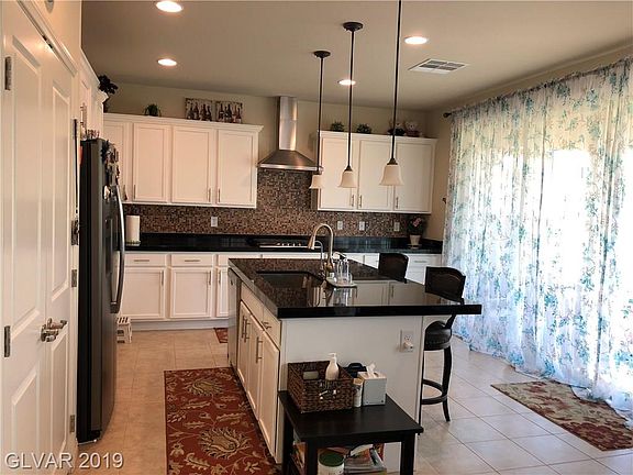 3rd image of 846 Glacier Springs Dr