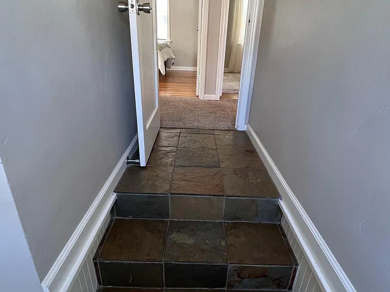 324 E 100 N — Photo 22