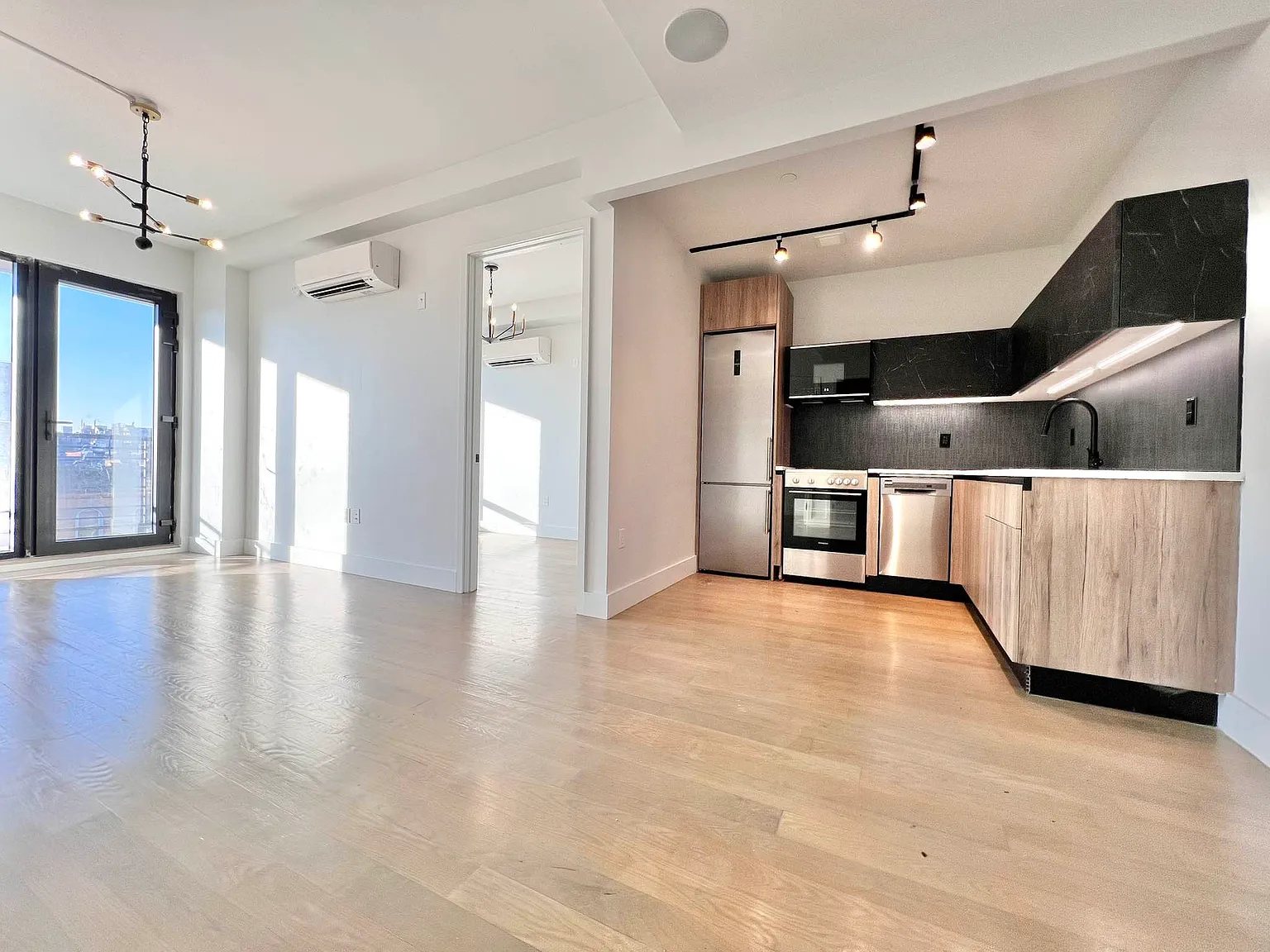 2809 Snyder Avenue — Photo 2