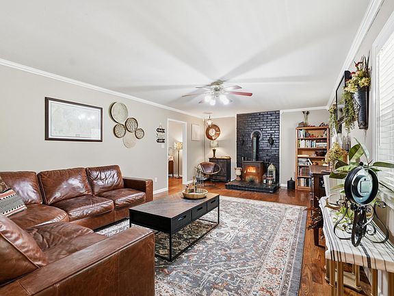 4th image of 9010 Josanne Ln