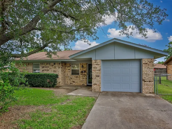 1512 Patricia Dr, Gainesville, TX 76240