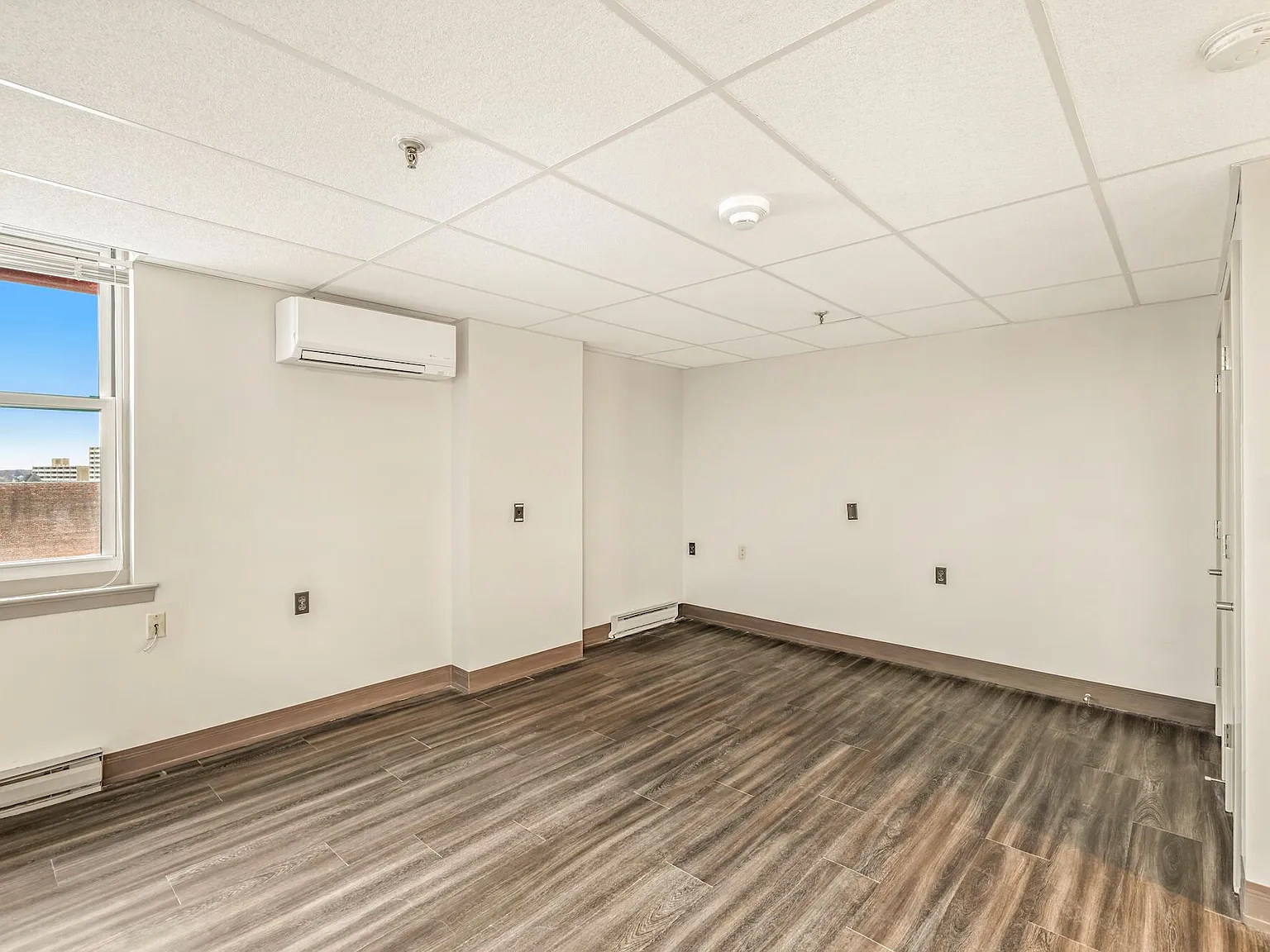 Alexander House — Photo 3