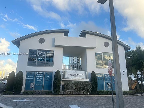 5th image of 17211 Biscayne Blvd #51