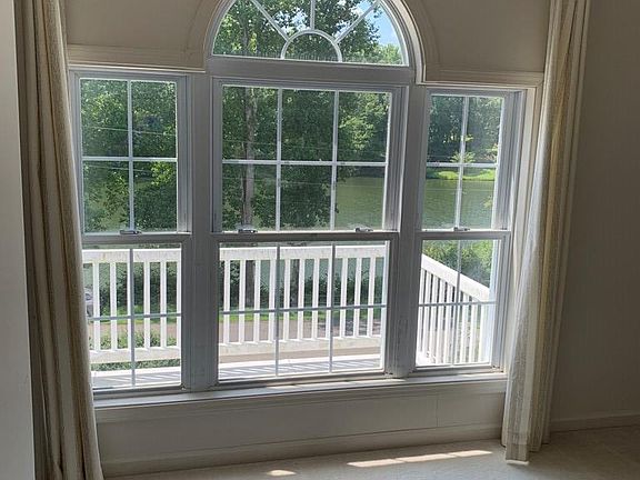2nd image of 1513 Lakeview Trl