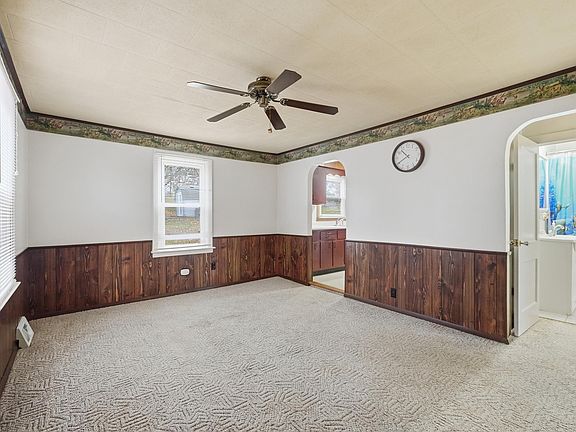 3rd image of 1004 Keller Dr