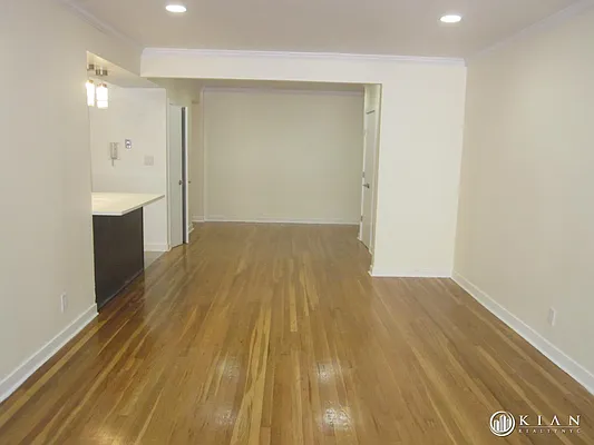 Rented by Kian Realty | media 35