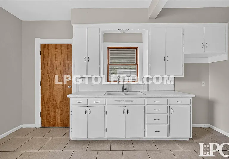 3318 Stickney Ave — Photo 11