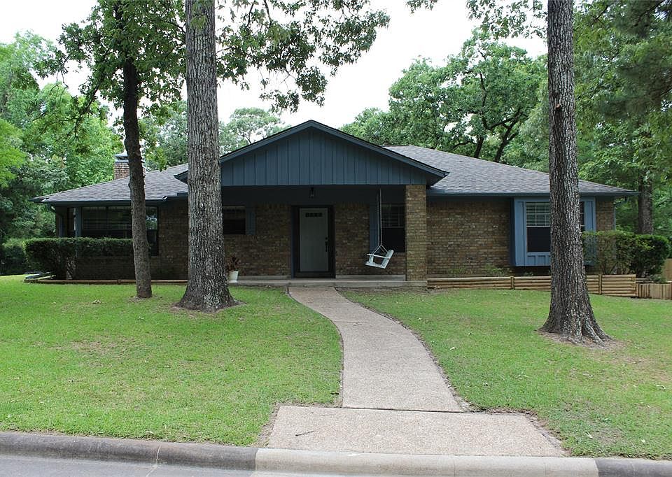 1st image of 1901 E Lake Dr