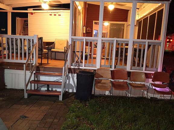 3rd image of 25/152 Woodhaven Dr E