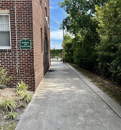 5th image of 742 Washington Park #1-B6-1