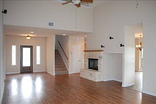 3rd image of 2403 Summit Dr