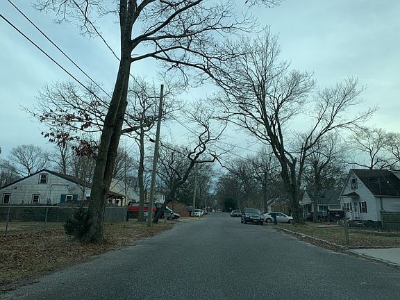 5th image of 201 Longfellow Dr