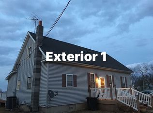 403 W Main St, Perry, IL 62362