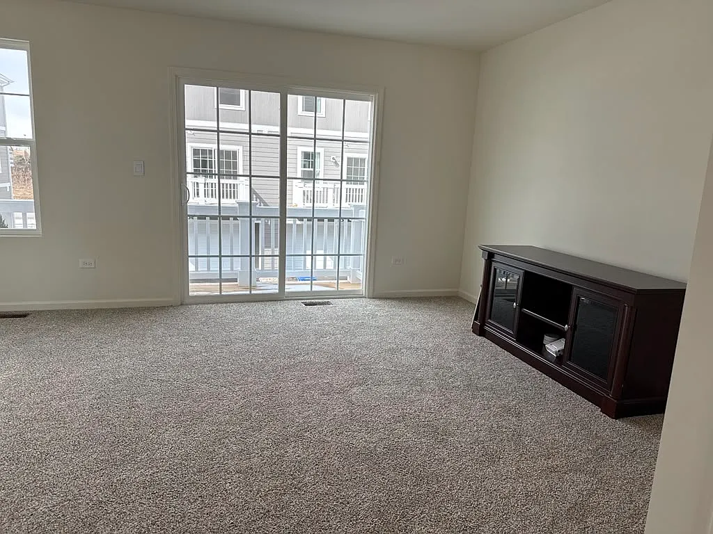 3 bed, 2.5 bath, 1827 sqft, $3,500 — Photo 4