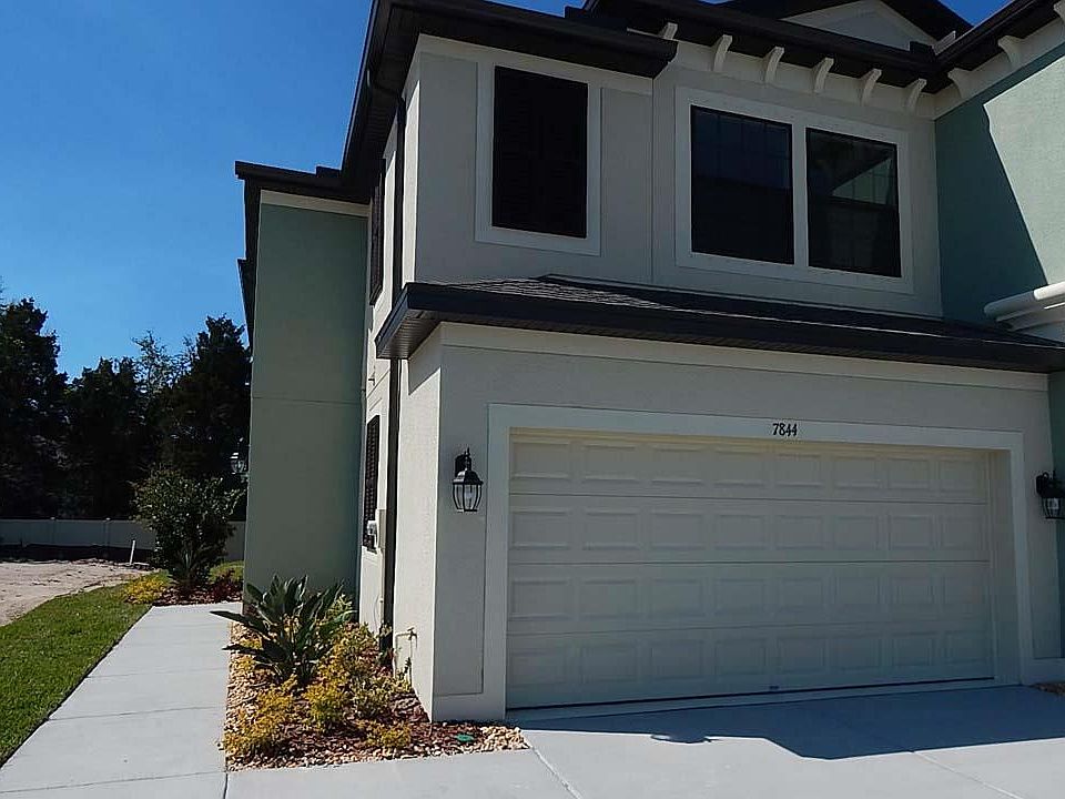 Located on 0057 in Creekwood Townhomes in Bradenton, FL