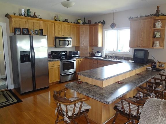 3rd image of 2558 Babcock St