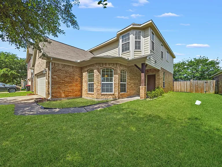 2415 Cloudy Bay Dr — Photo 2