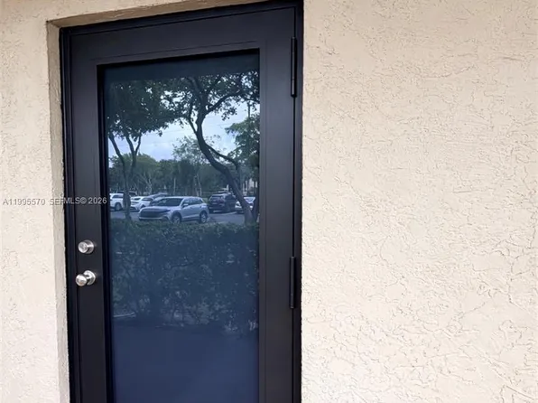 3121 NW 47th Ter APT 112, Lauderdale Lakes, FL 33319
