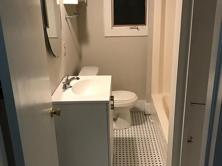 441 Page Ave NE #3 — Photo 8