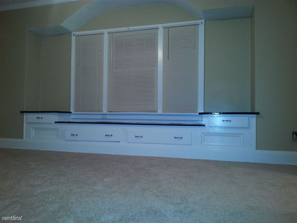 1184 dining