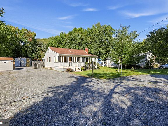 2nd image of 1462 Columbia Beach Rd