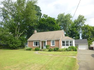 55 School St, Agawam, MA 01001