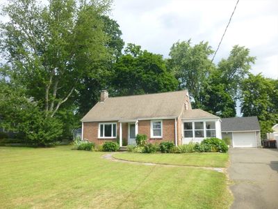 55 School St, Agawam, MA, 01001