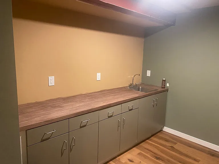 private counter with sink
