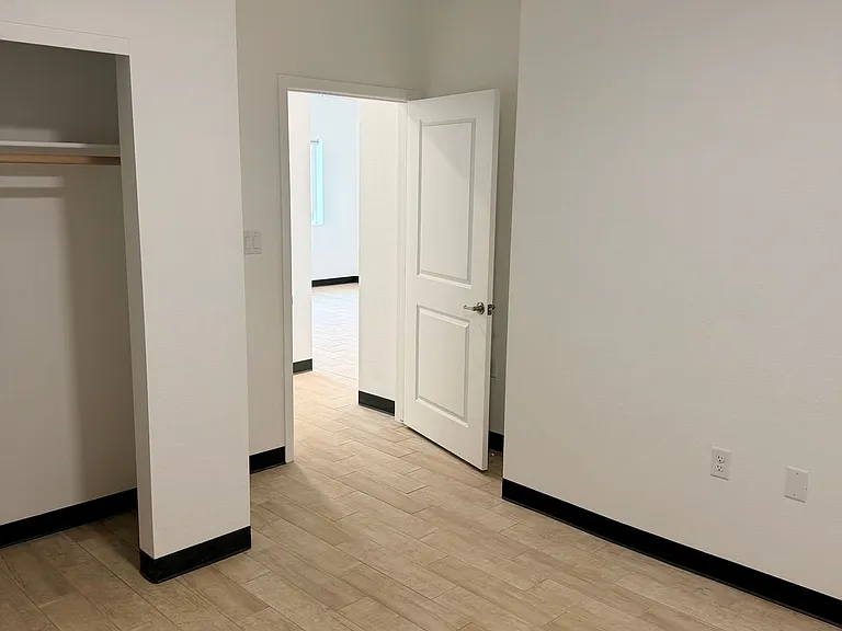 1134 S Palm Ave — Photo 7