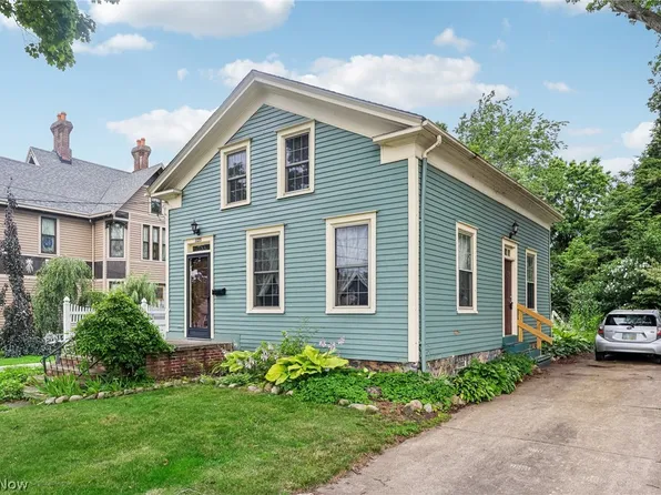 1123 Walnut Blvd, Ashtabula, OH 44004