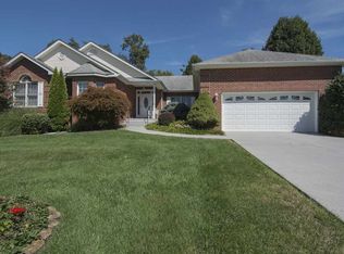350 Confederacy Dr, Penn Laird, VA 22846