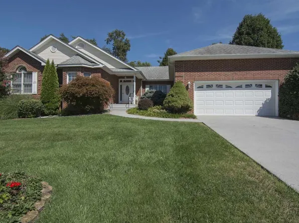 350 Confederacy Dr, Penn Laird, VA 22846