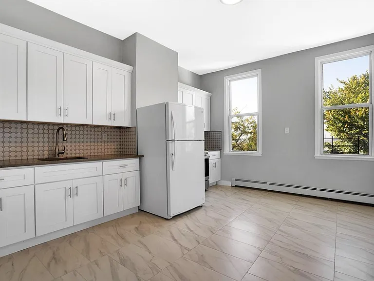 403 Liberty Ave — Photo 6