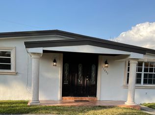 11045 SW 42nd Ter, Miami, FL 33165