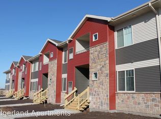 802 Vineyard Dr APT 15, Cambridge, WI 53523