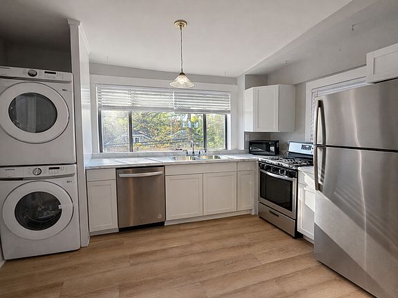 2nd image of 747 Barnett St NE APT 3