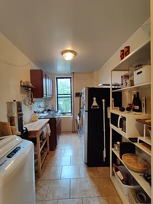 Rented by Signature Property Realty | media 35