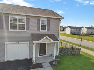 1326 Burns Ln, Minooka, IL 60447