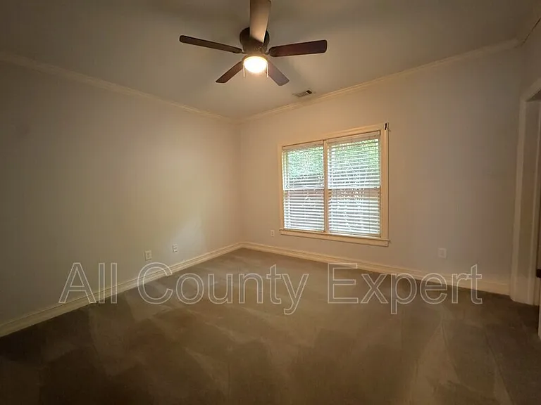 871 Lenox Ct NE — Photo 33