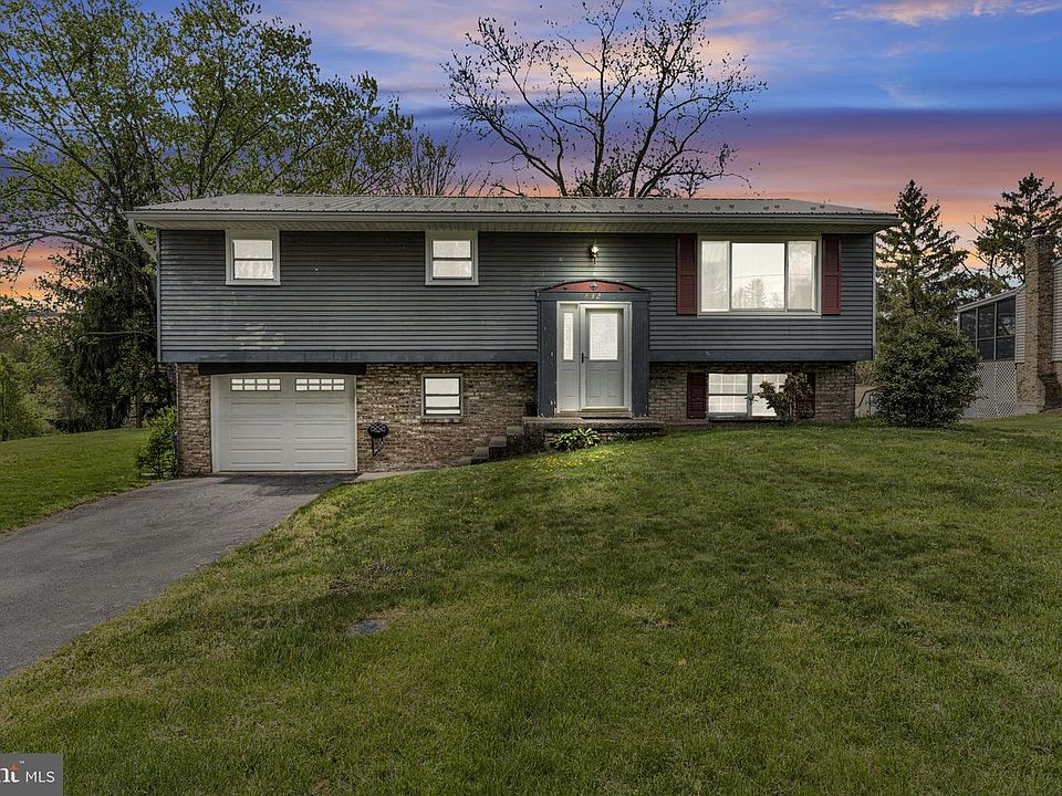 1st image of 832 Stoney Creek Dr