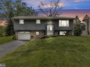 832 Stoney Creek Dr, Dauphin, PA 17018