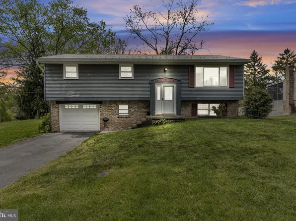 832 Stoney Creek Dr, Dauphin, PA 17018