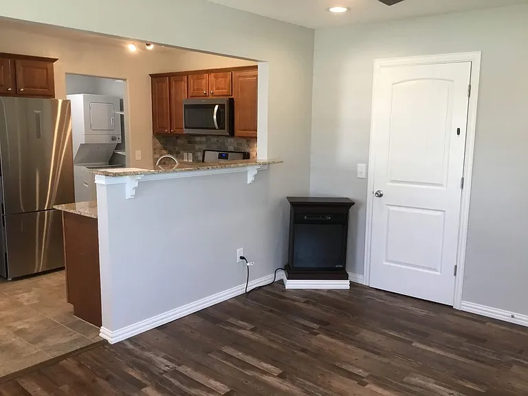305 Babb Dr — Photo 7
