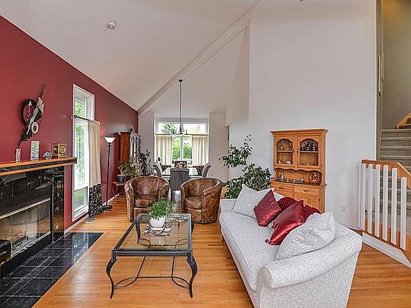3rd image of 3224 Bellflower Ct