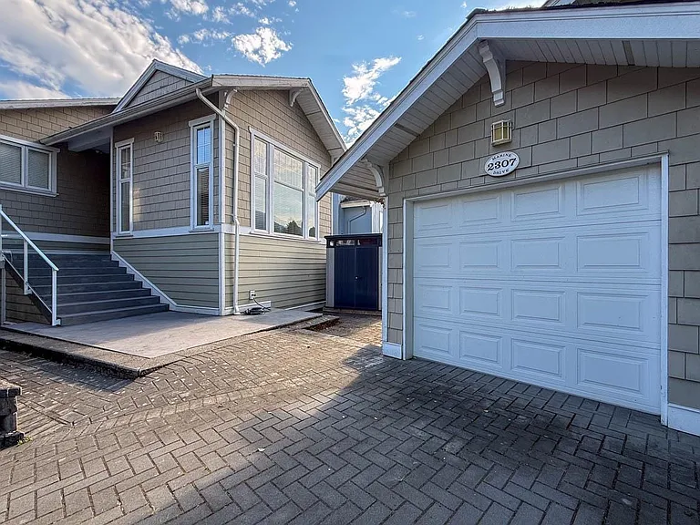2307 Marine Dr — Photo 1