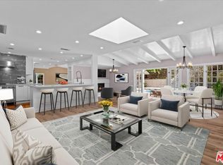 8510 Capistrano Ave, Canoga Park, CA 91304